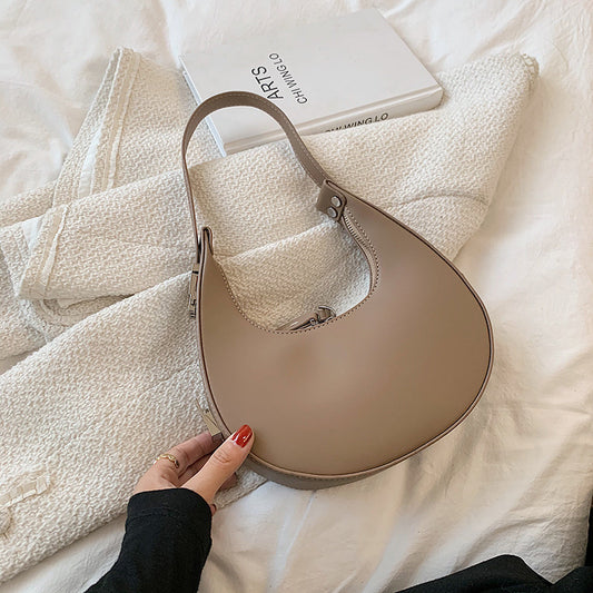 Simple And Fashionable Crescent Saddle Bag