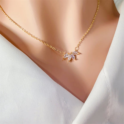 Minimalist Shining Flower Petal Necklace